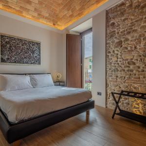 Deluxe One-Bedroom Apartment with City View