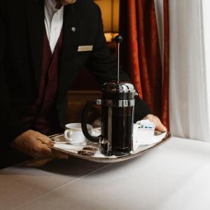 King Room with Butler Service - Mobility and Hearing Accessible with Roll-in Shower