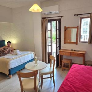 Triple Room with Garden View