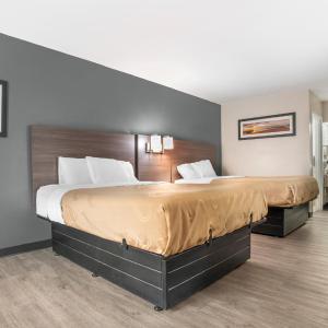 Queen Room with Two Queen Beds - Non-Smoking