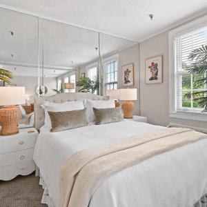 Queen Suite with Pool View
