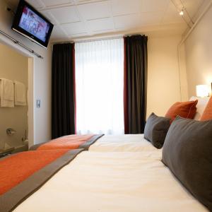 Double Room with Shower