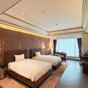 Twin Room with View