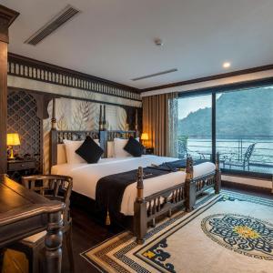 Junior Suite with Pool View