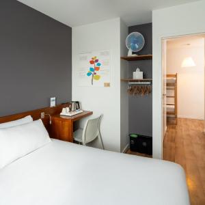 Family Room with One Queen Bed and One Bunk Bed - Non-Smoking