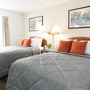 Traditional - 2 Full Bed Studio w/ Kitchen