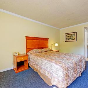 Queen Bed Non-Smoking