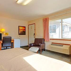 King Bed Accessible Non-Smoking