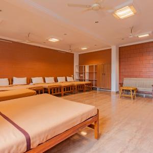 10-Bed Mixed Dormitory Room