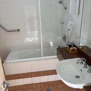 Queen Room with Bath