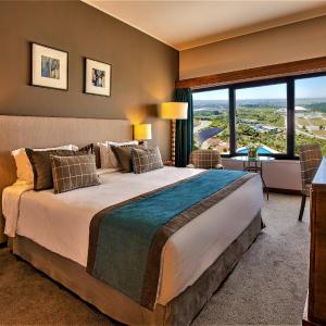 Premium Queen Room with Panoramic View