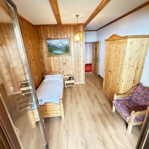 Standard Single Room with Mountain View