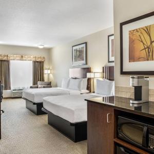 Queen Room with Two Queen Beds - Non-Smoking