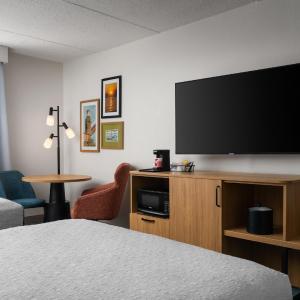 Room with Two Queen Beds - Non-Smoking