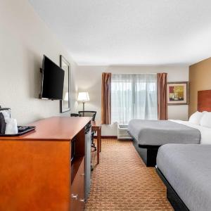 Queen Room with Two Queen Beds - Accessible/Non-Smoking 