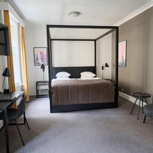 Deluxe King Room - Non-Smoking