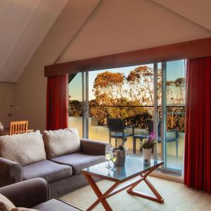 Luxury Suite with One King Bed