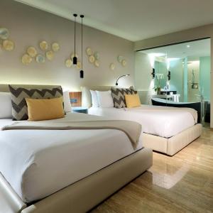 Junior Suite with Pool View