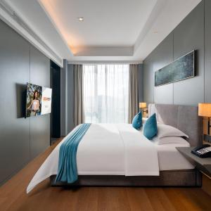 Four Season Queen Room 