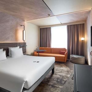 Superior Room with One Double Bed and Sofa Bed