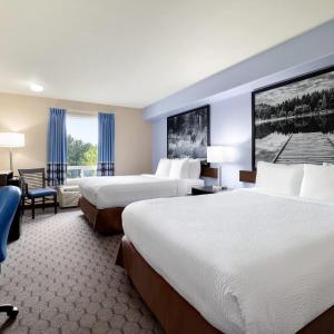 Queen Room with Two Queen Beds - Non-Smoking
