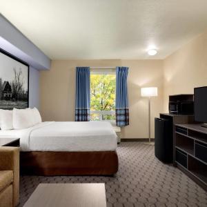 Deluxe Business Queen Room - Non-Smoking