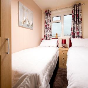 2 Bedroom Silver Chalet