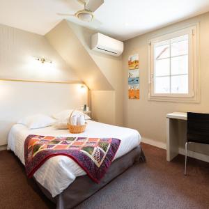 Double Room with attic bathroom 