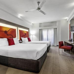 Standard Queen Room with Two Queen Beds and Harbor View