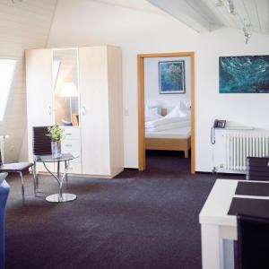Apartment with Mountain View