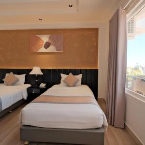 Deluxe Double or Twin Room with Dinner Cruise