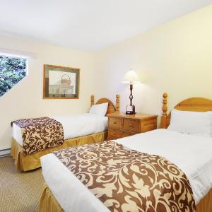 Three-Bedroom Townhome (Unit 40)