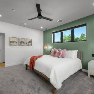 Luxury Villa 1 Bed 1 Bath / Balcony