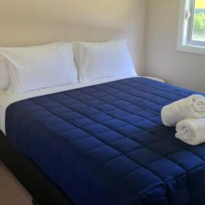 Superior Poolside Three-Bedroom Cabin