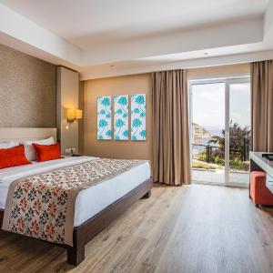 Club Room with Sea View