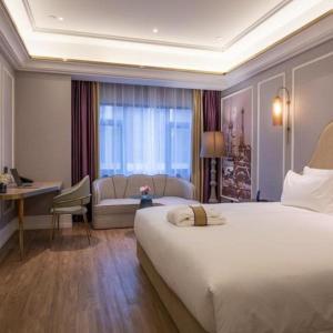 Executive Queen Room