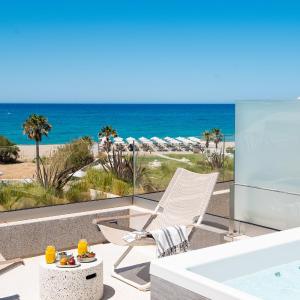 Maisonette with Hot Tub & Sea View
