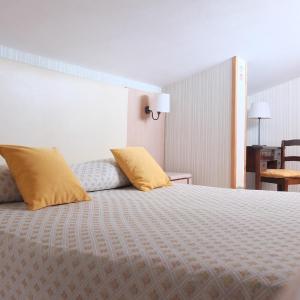 Double with Private Bathroom - Attic