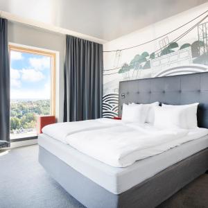 Deluxe King Room with Extra Bed