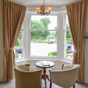 Deluxe King Double and Twin Room