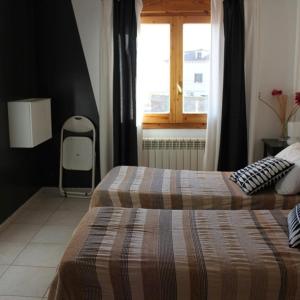 Twin Room with Shared Bathroom