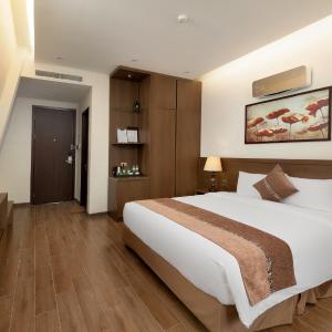 Deluxe Double or Twin Room with Mountain View