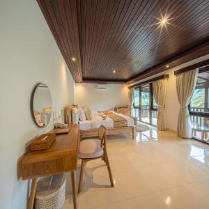 Standard Suite with Jungle View