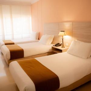 Standard Queen Room