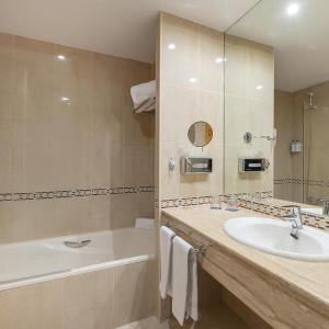 Quadruple Room without Terrace (2 Adults + 2 Children)