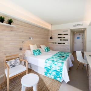 Double Room with Sea View and Private Terrace with Hot Tub