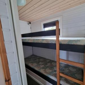 Cottage (6 Adults)