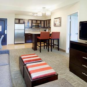 One-Bedroom Suite with Two Double Beds