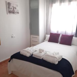 Queen Room with Shared Bathroom