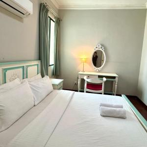 Three Bedroom Deluxe Suite 